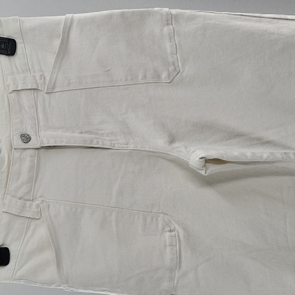 Women's White Wide-Leg Jeans - Picture 13 of 16